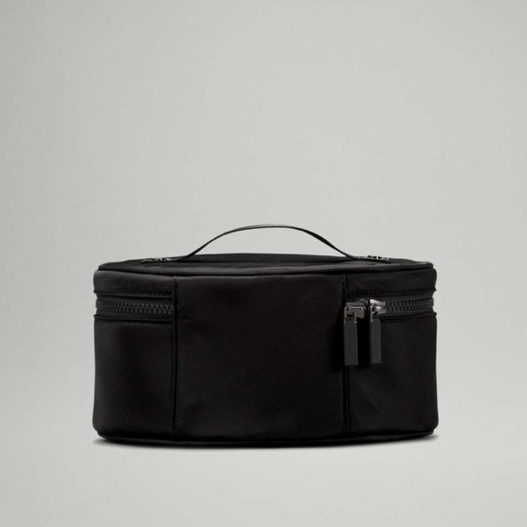 NWT lululemon Oval Top-Access Kit 3.5L - Picture 6 of 7